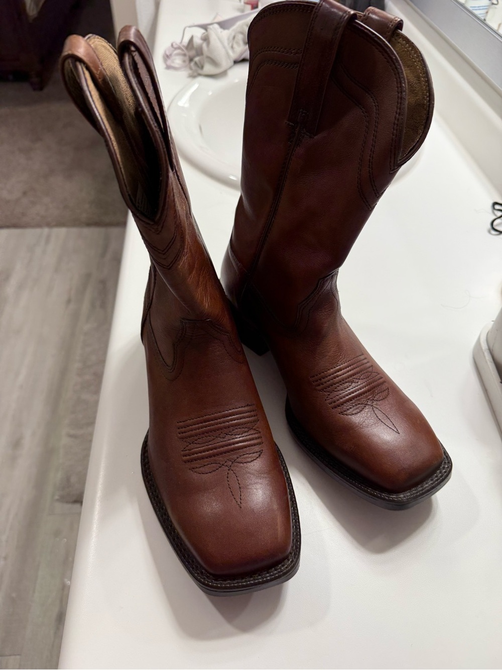 Ariat Brown Leather Men's Western Boots - Pull-On Cowboy Style